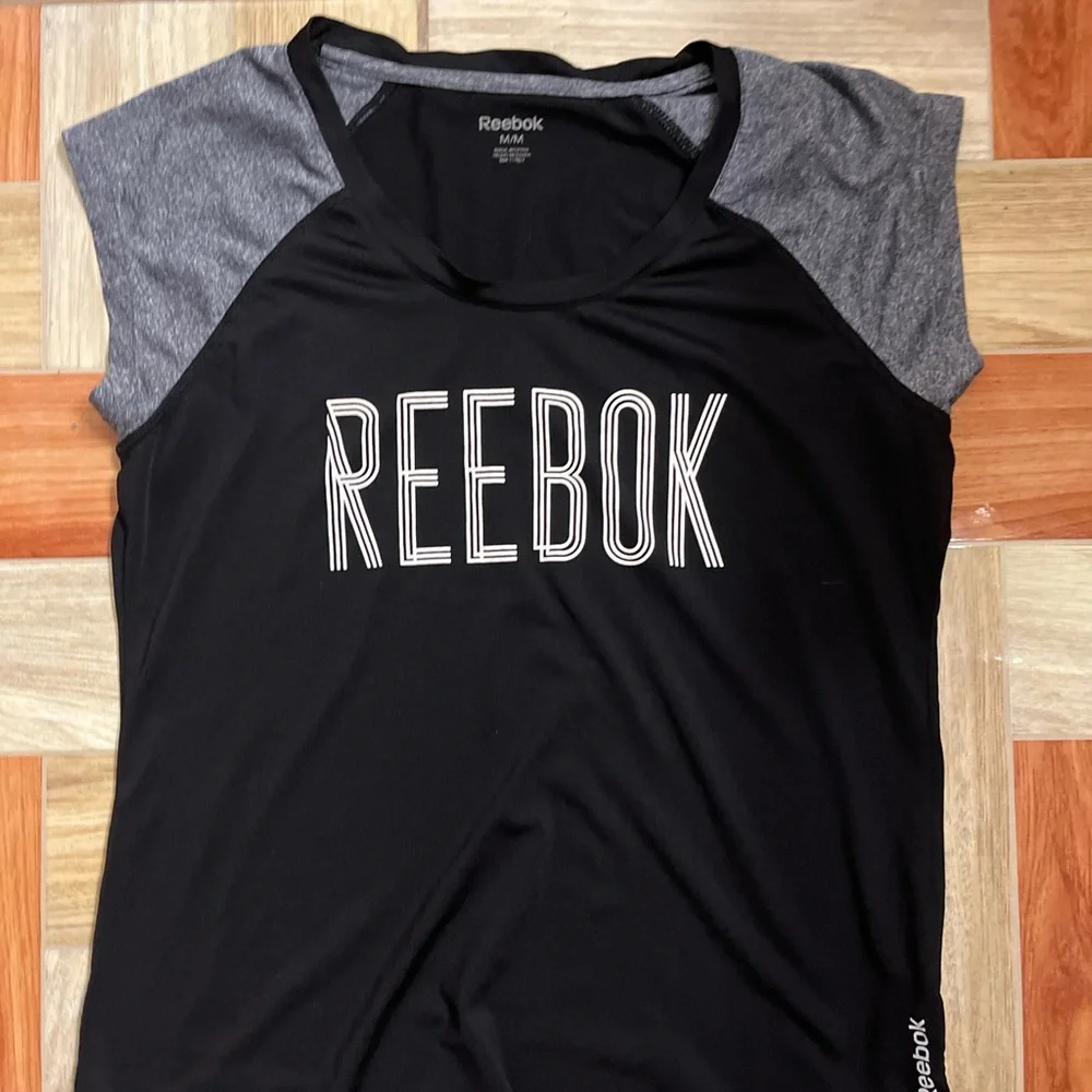 Reebook - Picture 2 of 3